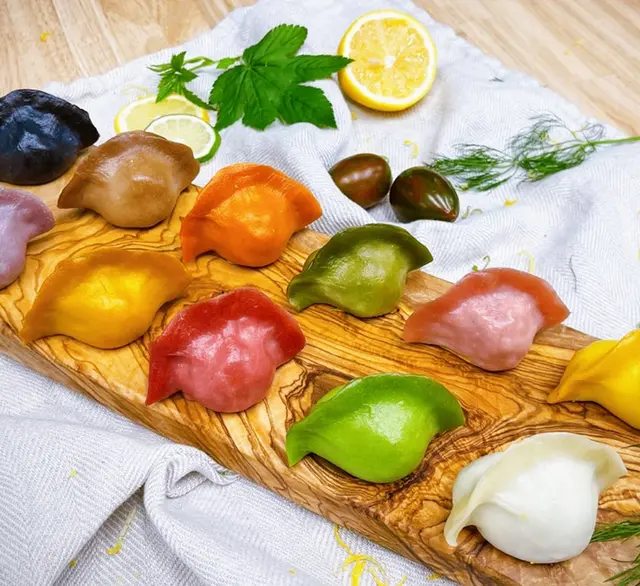 ヴィーガン餃子　MIX11種類33個入り【塚田亮一さん推薦】の画像