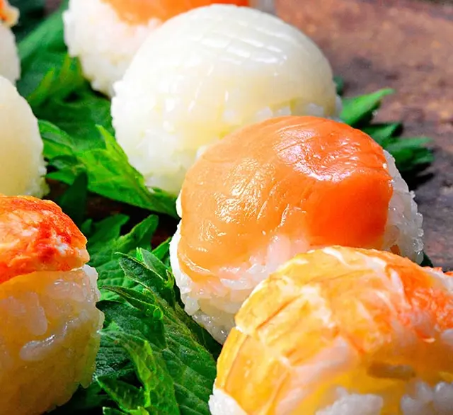 手まり寿司 10個入りの画像