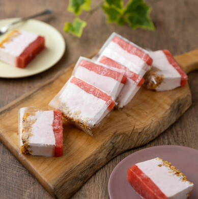 すっぴん苺のレアチーズケーキ（ギフトボックス付き）