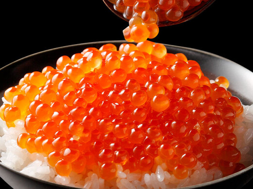 北海道 斜里産 昆布だし 秋鮭いくら（300g）