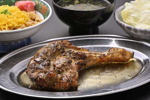 骨付き鳥食べ比べセット（おや、ひな、俺ん家おや、俺ん家ひな 各一本）