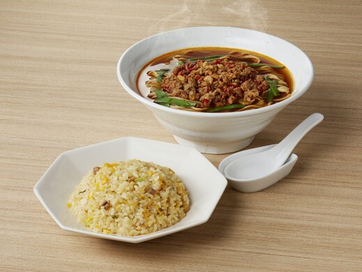 「味仙八事店」元祖 台湾ラーメン・にんにくチャーハンセット