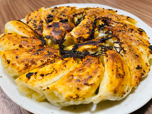 ソルティポーク餃子 1パック（30個入り）
