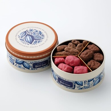 ショコラ アソルティ缶（イチゴ・カカオ・ピーカンナッツ）