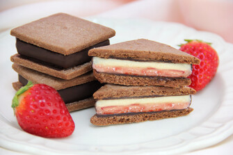 チョコレートサンド 2個セット（いちご・いちごミルク）