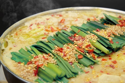 博多もつ鍋　4～5人前（味噌味、チャンポン麺付き）