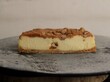 シナモンクランブルクッキーと国産林檎たっぷりのチーズケーキ