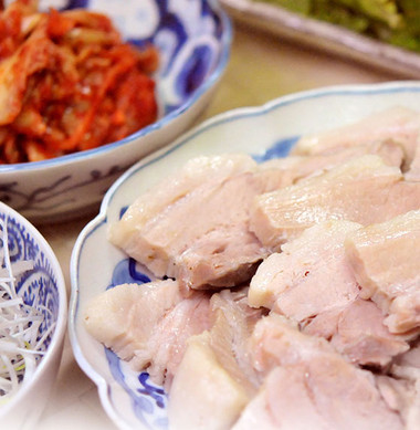 塩だけで煮るチャーシュー煮豚「まっしろ煮豚1kｇ（約500ｇ×2個）」