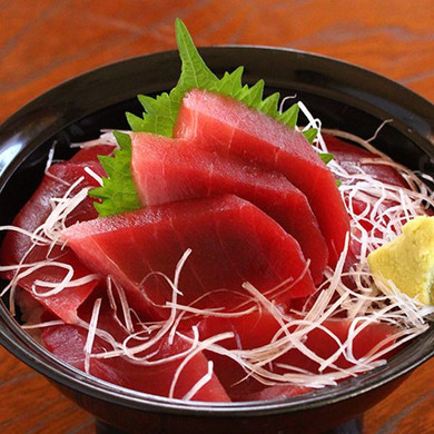 三崎マグロ 天然メバチ鮪（中トロ、赤身）セット