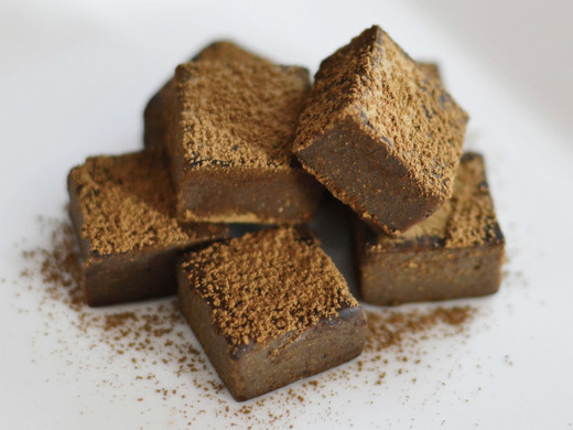 ちょっぴり贅沢なおとなの焙茶生チョコ（９粒入）