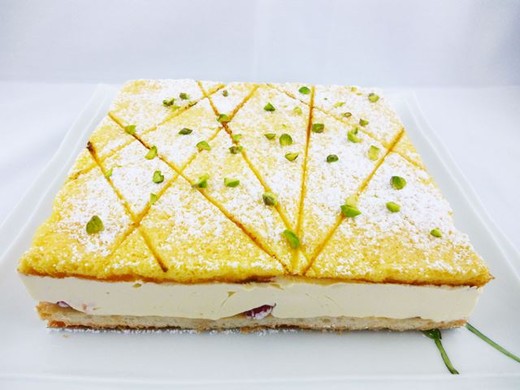 ケーキ【スリー】 18㎝