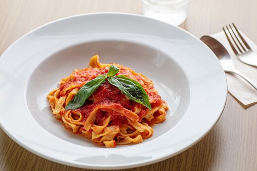 自家製トマトソースと生パスタの4食セット
