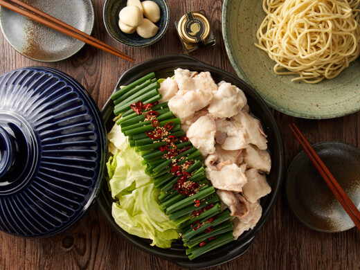 秘伝国産牛もつ鍋 醤油味（2～3人前）特製〆ちゃんぽん麺セット