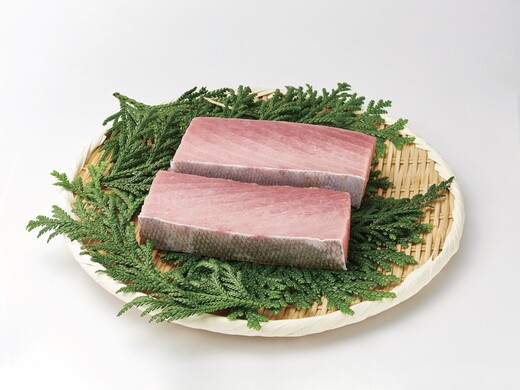 バチマグロ　中トロ500g　皮付き