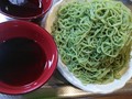 茹でると鮮やかな緑の麺になりました。