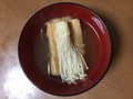 お吸い物。味は香り高く調味料も少なくてすみおいしかったです。しかし濁りが気になりました。