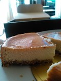 断面です。まんまチーズケーキです。