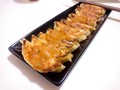 まずはオーソドックスに、味噌だれ餃子♪