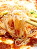 細麺でソースがよくからむ！
