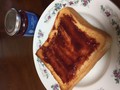朝食のパンにジャムとして