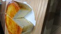 断面です。クリーム、ムース、スポンジの層