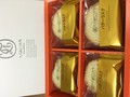 オレンジの箱が目を惹く