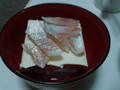 細かく切って豆腐にのせました