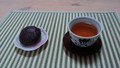お萩と温かいお茶で頂きました。