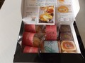 美味しそうなスィーツが箱いっぱい！