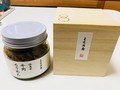 立派な桐箱と実直なパッケージ