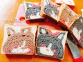美猫のｶｯﾌﾟﾙねこ食ﾊﾟﾝ♪