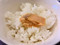 添加物不使用なのでさけは自然な淡いピンク
