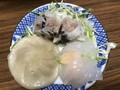 蒸した小籠包、フカヒレ餃子、エビ餃子