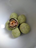 煎茶がまぶしてあって、香ばしい。