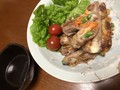 走る豚肩ロースの野菜とチーズ巻き
