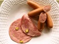 ピスタチオ入りハムとボイルしたソーセージ