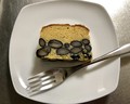 ケーキ下半分にぎっしり最高の黒豆が！