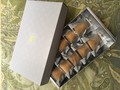 上品なシルバーのパッケージです
