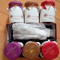 可愛い瓶入り。スプーン付きで便利