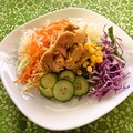 サラダがメインディッシュ並みの豪華さ。