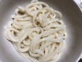 美しい、キラキラしたうどんの艶