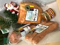 包みを開けて林檎酒と。サンタもうきうき