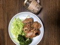 アカシアを使った鶏肉の照り焼き