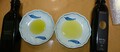 右が当品。スペイン産と比べて薄い色です