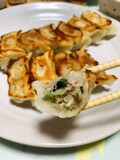 焼き餃子。具が大ぶりジューシー！