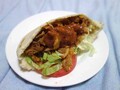 ピタパン、ケバブ肉、野菜の相性ばっちり！