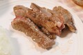 お肉の厚みがすごい！食べごたえ十分