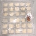 餃子15個×2袋と、調味料が入っています