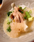 鶏肉とスープに、ポン酢、柚子胡椒を