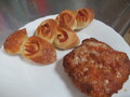 贅沢なベーコンエビとサックサクのクイニー